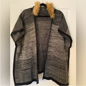 Chic Ruff Black Poncho with Faux Fur Trim